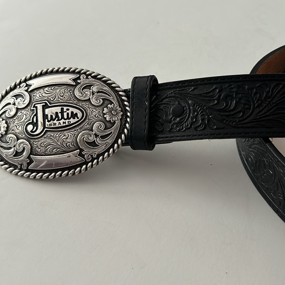 Justin leather belt with branded silver buckle - Picture 2 of 4